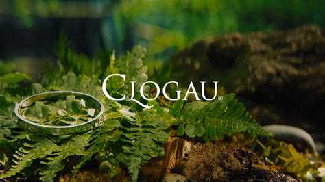 Clogau in English .